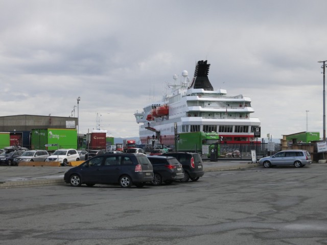 Hurtigruten_2015-06-19_09-56